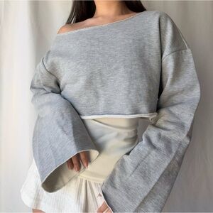 ALO Yoga Tops Alo Yoga Cropped Barre Shoulder Coverup In